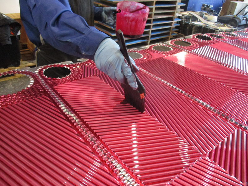 プレート式熱交換器浸透液塗布